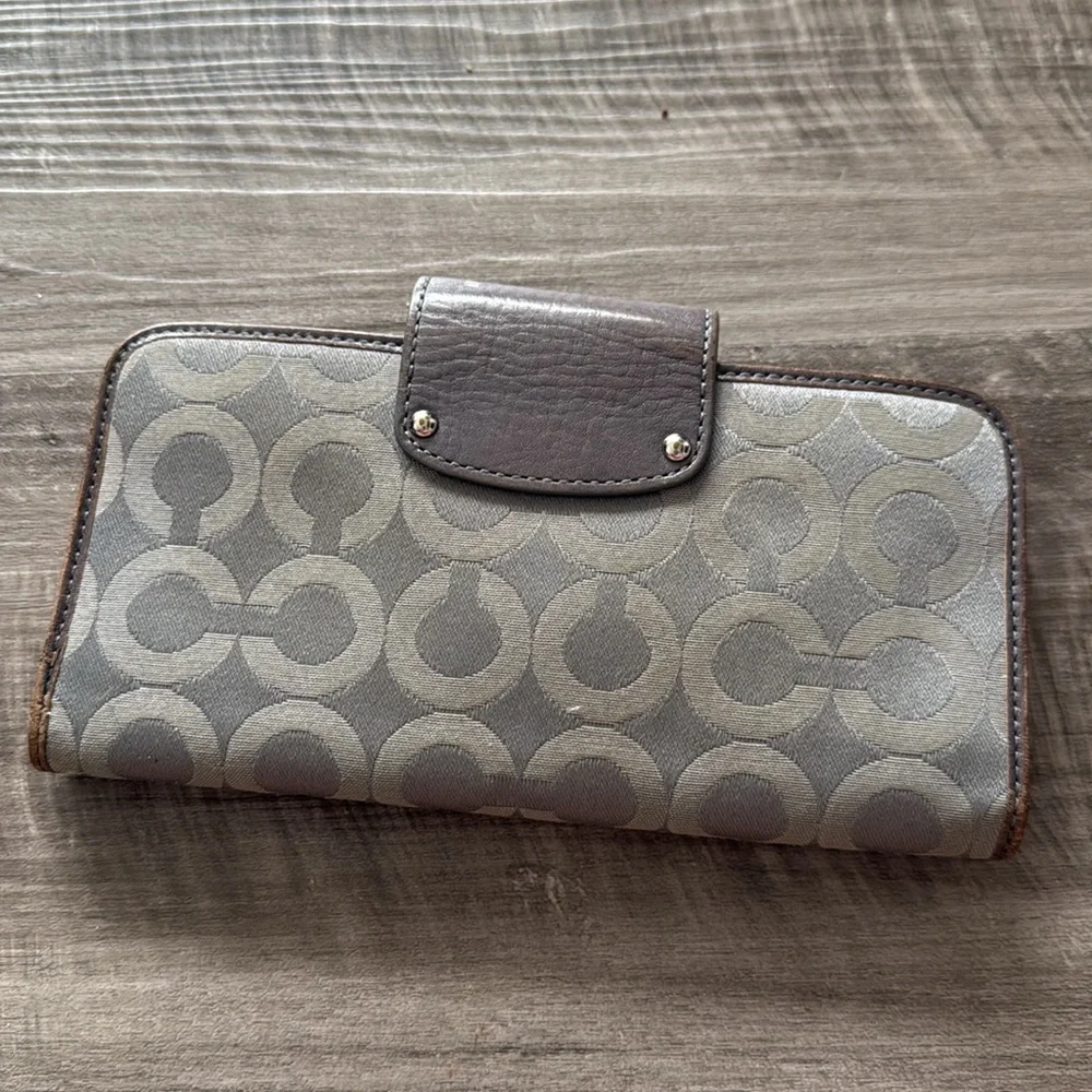 Coach Wallet - Picture 3 of 4